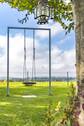 Garten mit Schaukel - 