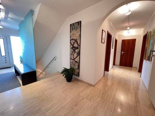 Diele mit Naturstein - 