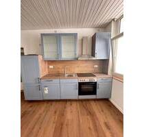 Frisch renoviert! Tolle 2-Zimmer-Wohnung mit Einbauküche und Loggia in Citylage - Bünde