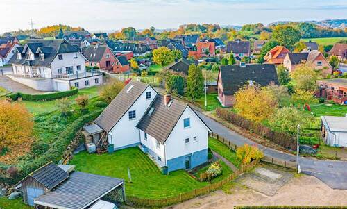 Schönes Grundstücl - Mehrfamilienhaus, Wohnhaus mit 152,00 m² in Klamp / Rönfeldholz zum Kaufen