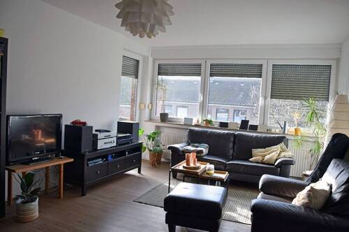 Wohn-/Esszimmer - 