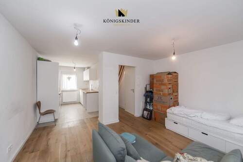 Wohnzimmer - 4 Zimmer Einfamilienhaus in Esslingen