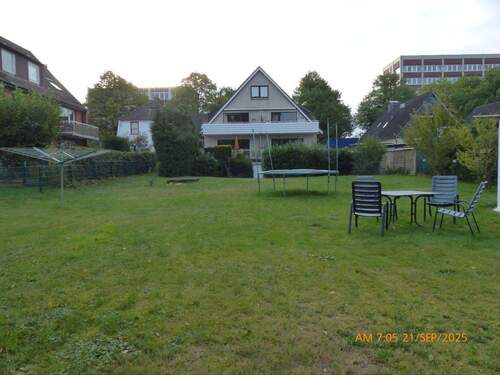 Großzügiger Garten mit MFH - Mehrfamilienhaus, Wohnhaus zum Kaufen in Hamburg