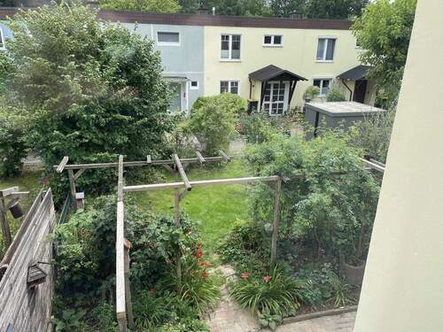 Garten Sicht aus Zimmer 2 OG - 