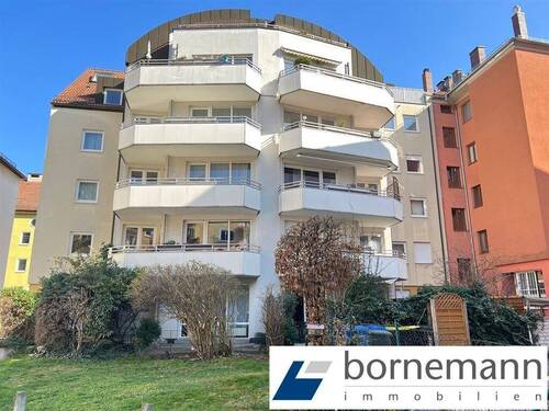 Hausansicht - Beliebte Nordstadtlage Maxfeld! Vermietete 2-Zi.-ETW mit SW-Balkon + TG-Duplexparker!