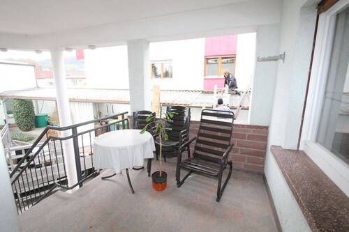 Überdachter Balkon - **Großzügige Stadtwohnung WG-geeignet oder Wohnen und Arbeiten**