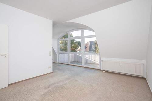 Wohnzimmer - 2 Zimmer Etagenwohnung zum Kaufen in Berlin