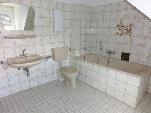 Badezimmer vor Renovierung - 