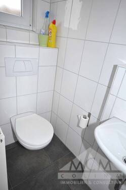 Gäste WC - Reihenmittelhaus mit 139,00 m&sup2; in Frankfurt am Main / Berkersheim zum Kaufen