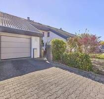 PROVISIONSFREIES Familienglück: Einfamilienhaus mit Einliegerwohnung, Garten und Garage - Durmersheim