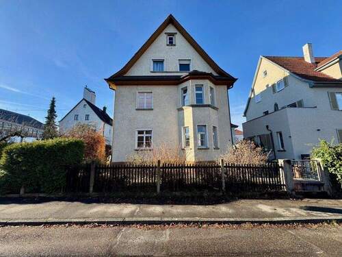 Vorderansicht 1 - 8 Zimmer Mehrfamilienhaus, Wohnhaus zum Kaufen in Ludwigsburg