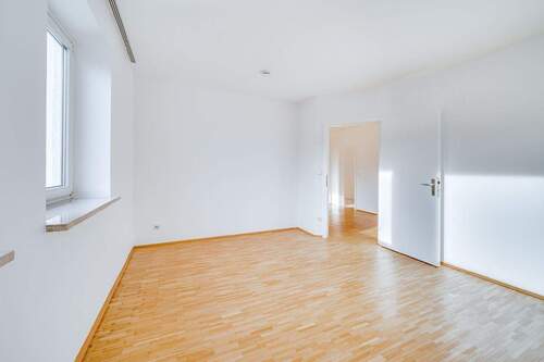 Schlafzimmer - 3 Zimmer Etagenwohnung in München