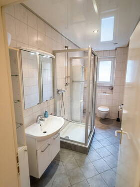 Tageslichtbad mit Dusche - 