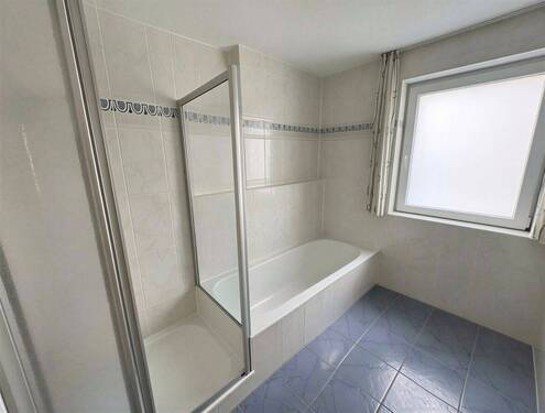 Badezimmer - (KI generiert) - 