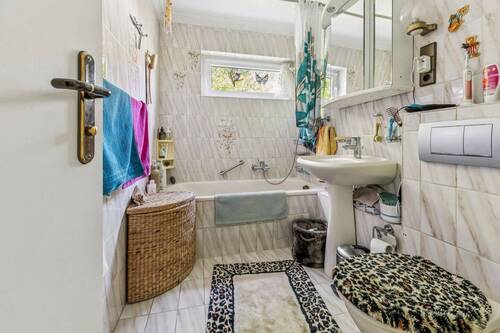 Badezimmer 1. OG - 