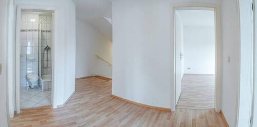 OG - Flur und zweites Bad - 