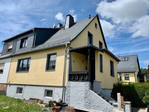 Hausansicht - Ihr neues Zuhause in schöner Umgebung !