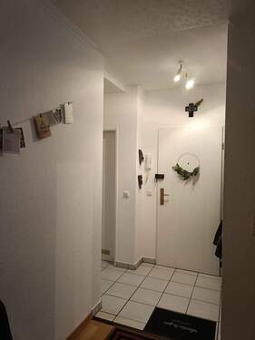 Eingang - 4 Zimmer Etagenwohnung zur Miete in Übach-Palenberg