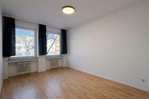 Kind / Arbeitszimmer - 
