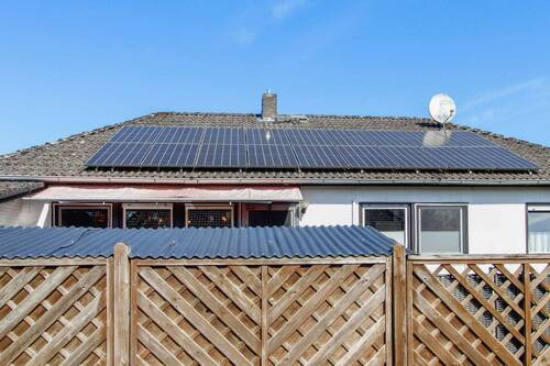 Blick auf PV.- Anlage - 