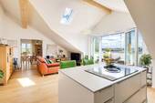 Wohnraum und Loggia - 