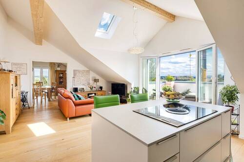 Wohnraum und Loggia - 