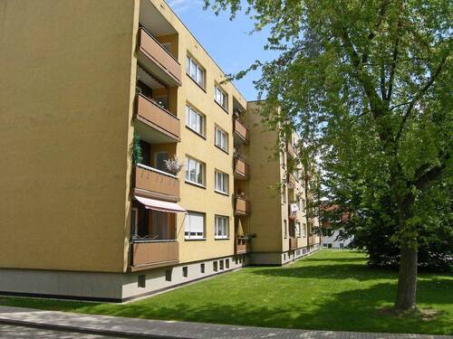 Hausansicht Albert 15-19 - Helle 3-Zimmer-Wohnung mit Essecke und Balkon in Fritzlar (2L)