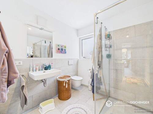 Badezimmer mit Dusche - 