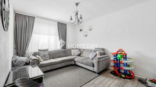 Wohnzimmer 2 - Attraktive 3-Zimmer-Etagenwohnung mit Gartenmitnutzung in gepflegter Lage