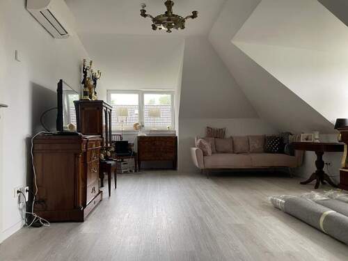 Wohnzimmer OG - 5 Zimmer Bungalow in Toitenwinkel