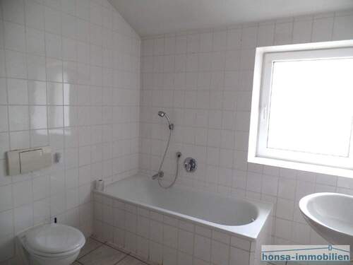 Wohnung 3 - Bad (Archivbild/ Wohnung 4 spiegelbildlich) - 