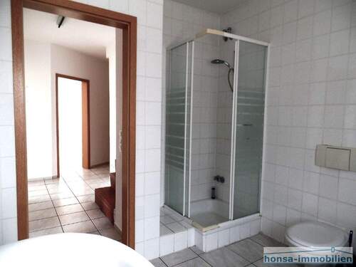 Wohnung 3 - Bad (Archivbild/ Wohnung 4 spiegelbildlich) - 