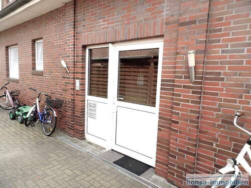 Hauseingang (Archivbild) - Mehrfamilienhaus, Wohnhaus in Zeven zum Kaufen