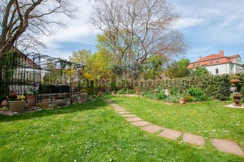 über 200m² Gartenanteil - Etagenwohnung mit 75,70 m&sup2; in Dresden zum Kaufen
