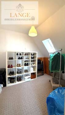 Ankleidezimmer OG - 