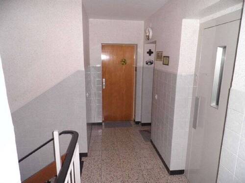 gepflegte Anlage mit Aufzug - 