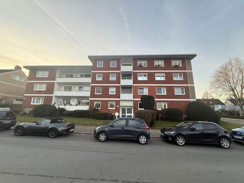 Haus - 3-Zimmer-Wohnung (72 m²) mit Balkon - Erstbezug nach Sanierung