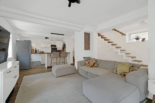 Wohnzimmer_I - 5 Zimmer Etagenwohnung zum Kaufen in Hannover