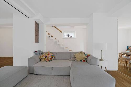 Wohnzimmer_II - 5 Zimmer Etagenwohnung in Hannover