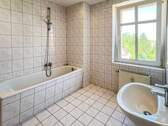 Tageslichtbad mit Wanne - 