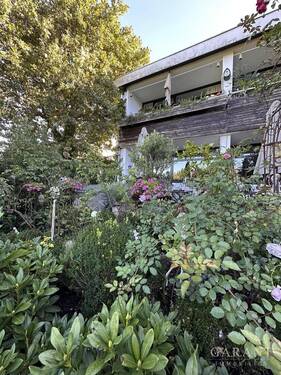 West Ansicht. - * Buchenberg- vermietetes Reiheneckhaus mit Balkon, Terrasse & Garten! *