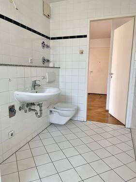 Badezimmer (Bsp.-Wohnung) - 