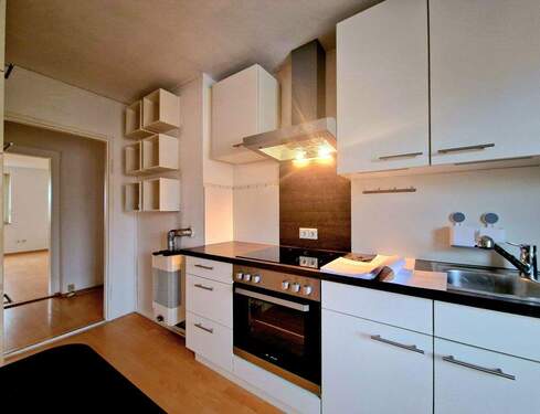 Küche - Ruhige Lage, schöne 2 Zimmer Wohnung mit Balkon im Niebelungenviertel