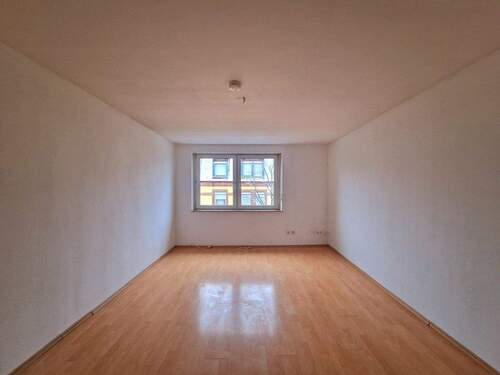 Wohnzimmer - 2 Zimmer Etagenwohnung in Nürnberg