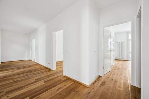 Einladender Flur - Modernes Wohnen mit Altbaucharme - sofort bezugsfrei!