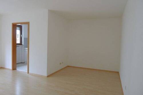 Wohn- und Schlafzimmer - 