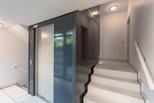 Aufzug in alle Ebenen - 