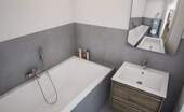 Badezimmer mit Badewanne - 