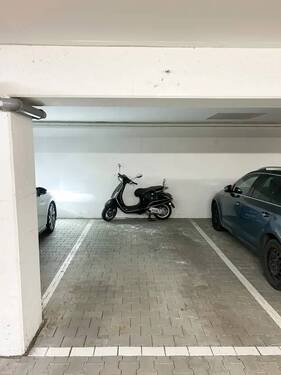 Tiefgaragenstellplatz - 