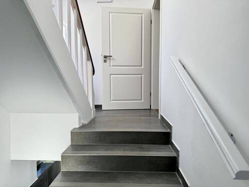 Eingang - 6 Zimmer Einfamilienhaus in Brieselang